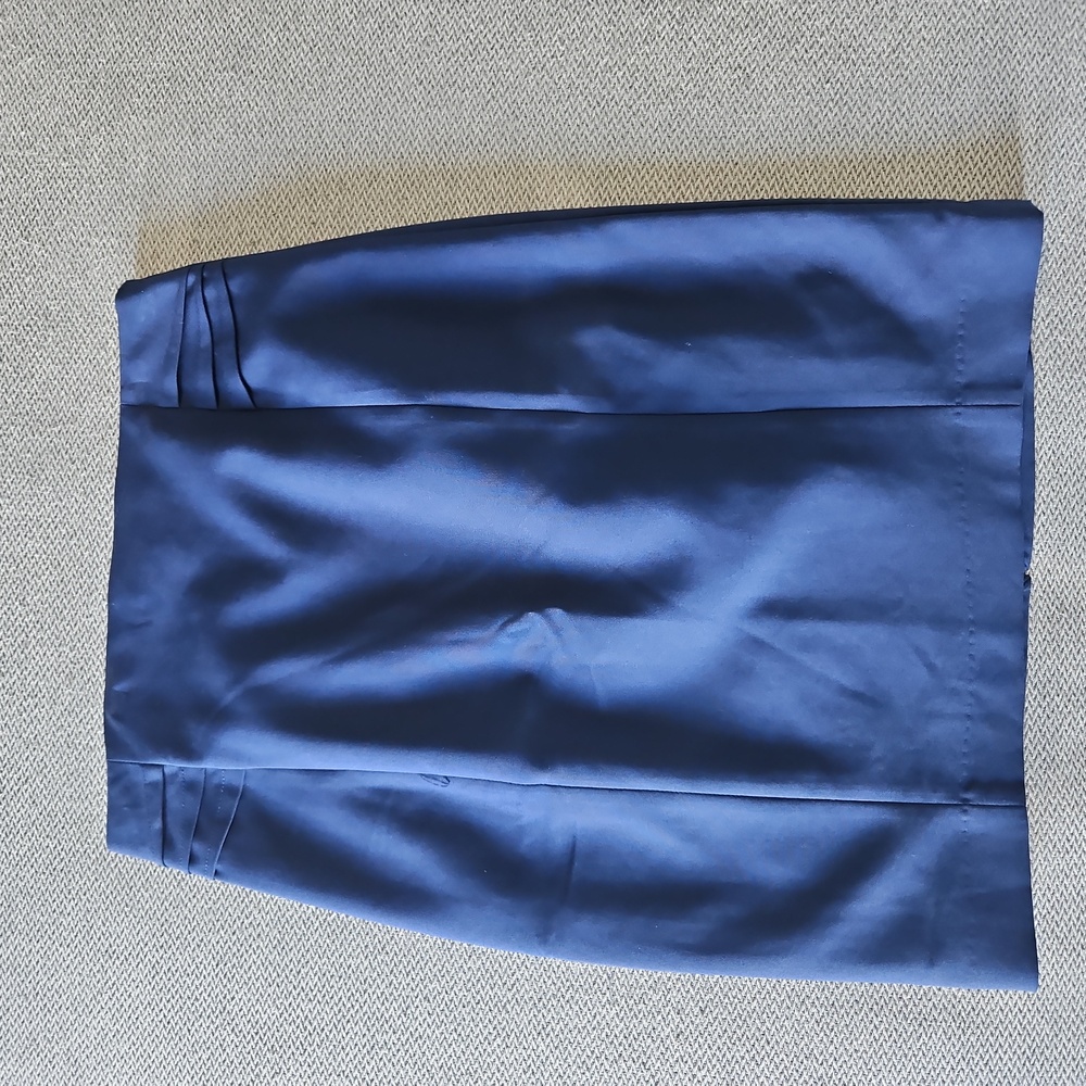Express navy blue pencil skirt, size 4, w tags